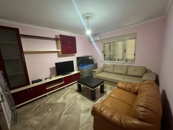 Durres, jepet me qera apartament 2+1 Kati 2, 90 m² 500 € (Bulevardi, Durres)