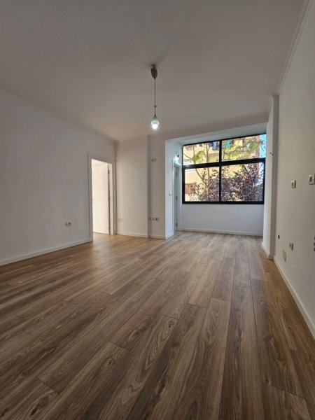 Tirane, shitet apartament 1+1 Kati 2, 46 m² 108.000 € (Vasil Shantos)