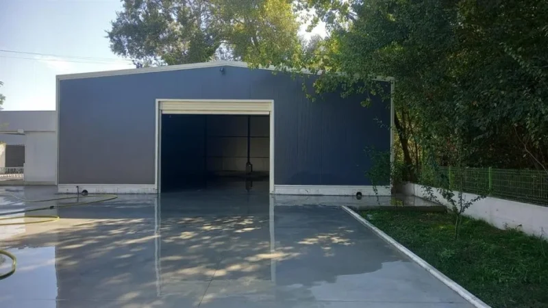 Tirane, jepet me qera ambjent biznesi Kati 0, 1.300 m² 1500 € (AEROPORT)