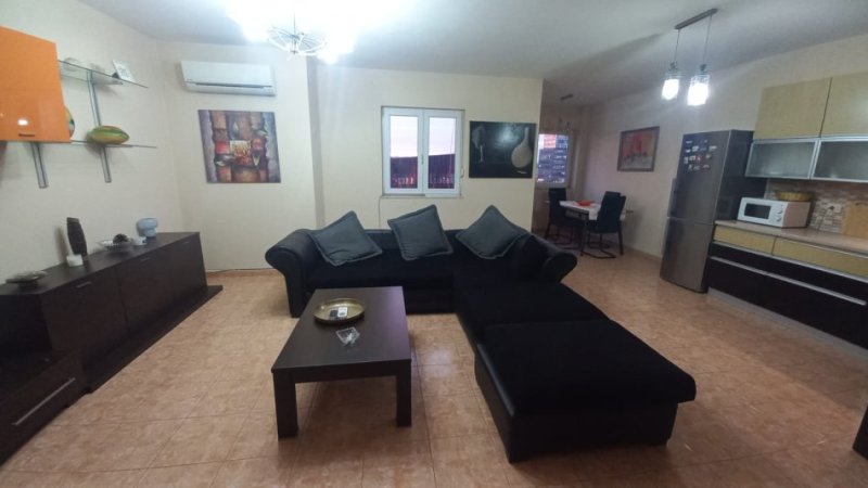 Tirane, jepet me qera apartament 2+1+Aneks+Ballkon Kati 7, 140 m² 750 € (Rruga Dervish Hima)