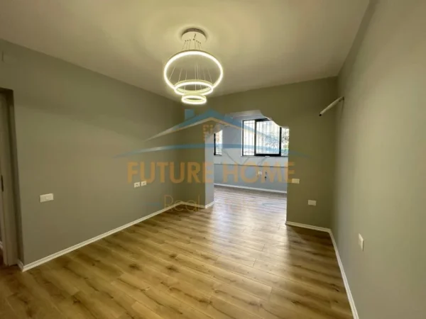 Tirane, shitet apartament 2+1 Kati 1, 75 m² 187.500 € (Myslym Shyri)