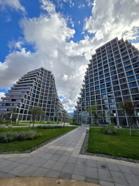 Tirane, shitet ambjent biznesi , 35 m² 110.000 € (Liqeni Artificial i Tiranes)