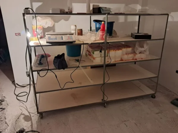 Tirane, shes Raft 220 €