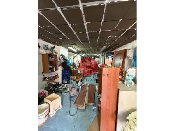 Tirane, shitet , 90 m² 60.000 € (rruga e kavajes)