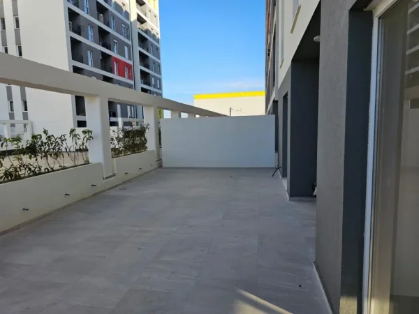 Tirane, shitet apartament 2+1 Kati 0, 131 m² 127.000 € (univers city)