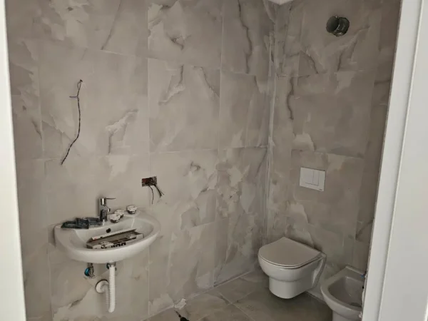 Tirane, shitet apartament 2+1 Kati 0, 131 m² 127.000 € (univers city)
