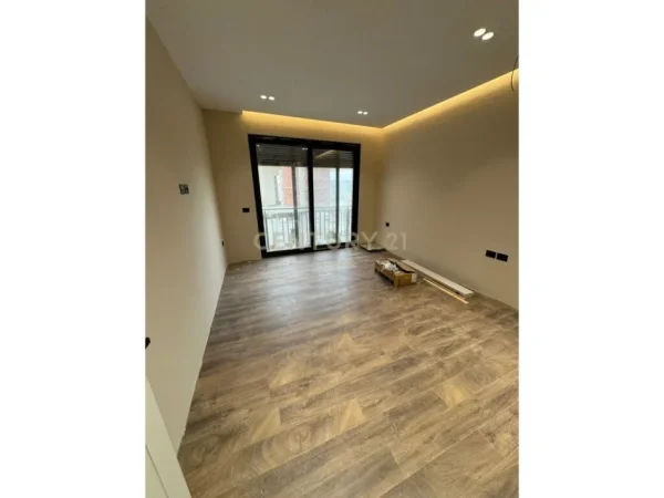 Tirane, shes apartament 3+1+Aneks+Ballkon Kati 2, 137 m² 274.000 € (Liqeni i Thate)