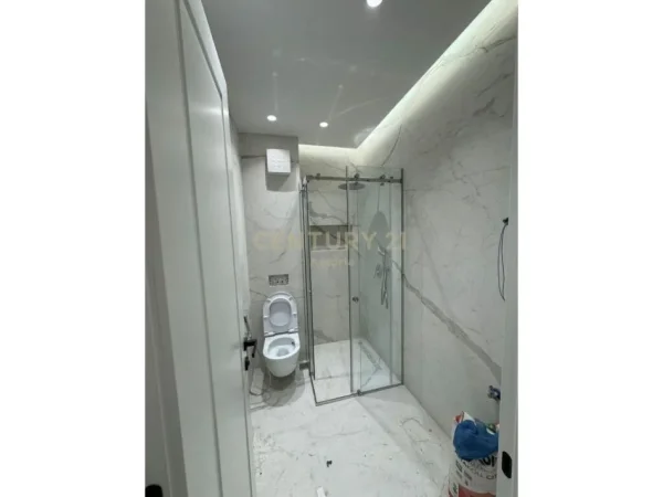 Tirane, shes apartament 3+1+Aneks+Ballkon Kati 2, 137 m² 274.000 € (Liqeni i Thate)