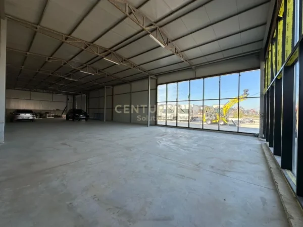 Tirane, jepet me qera ambjent biznesi , 700 m² 6.600 € (AUTOSTRADA DURRES-TIRANE)