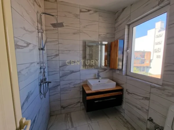 Tirane, jepet me qera hotel Kati 5, 677 m² 5.000 € (Farke)