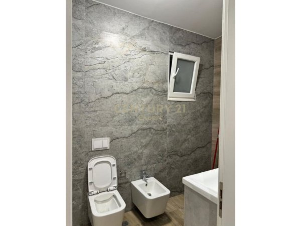 Tirane, jepet me qera apartament 2+1+Aneks+Ballkon Kati 2, 97 m² 800 € (Don Bosko)