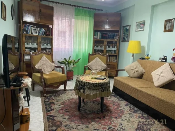 Tirane, jepet me qera apartament 3+1+Aneks+Ballkon Kati 3, 136 m² 800 € (Sheshi Willson)