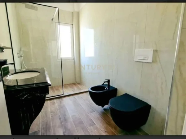 Tirane, jepet me qera apartament 1+1+Aneks+Ballkon Kati 2, 80 m² 700 € (FARKE - RESIDENCA LAKE LAND)