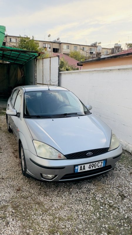 Tirane, shitet makine Ford Focus 2003 Nafte, gri e erret manuale Kondicioner 200.000 km 1.900 €