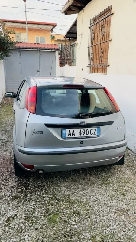 Tirane, shitet makine Ford Focus 2003 Nafte, gri e erret manuale Kondicioner 200.000 km 1.900 €