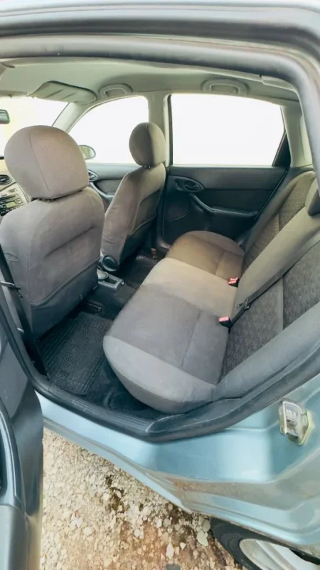 Tirane, shitet makine Ford Focus 2003 Nafte, gri e erret manuale Kondicioner 200.000 km 1.900 €