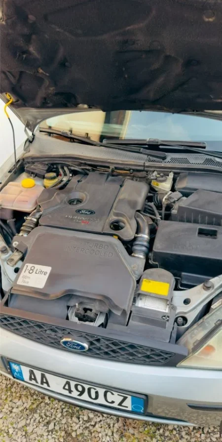 Tirane, shitet makine Ford Focus 2003 Nafte, gri e erret manuale Kondicioner 200.000 km 1.900 €
