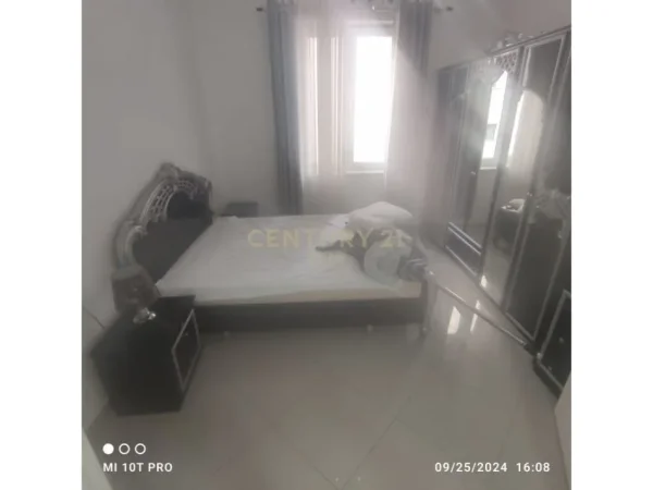Tirane, jepet me qera apartament 2+1+Aneks+Ballkon Kati 3, 63 m² 650 € (Pallatet Agimi)