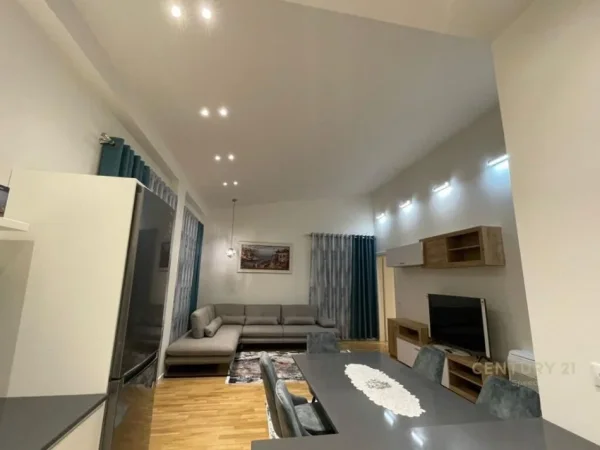 Tirane, jepet me qera apartament 2+1+Aneks+Ballkon Kati 4, 216 m² 1.200 € (Touch of the Sun)