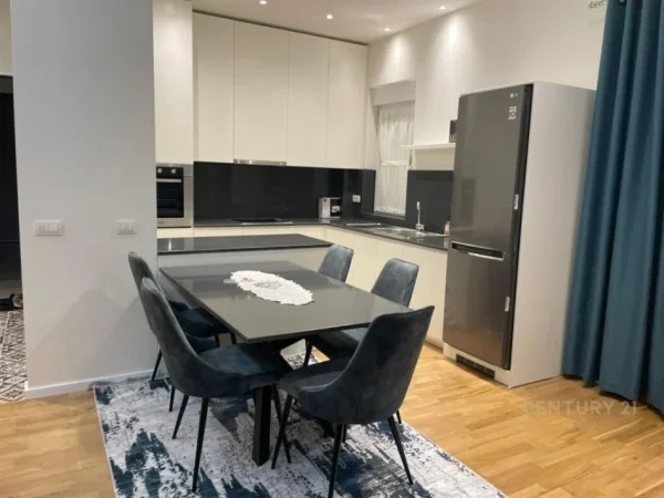 Tirane, jepet me qera apartament 2+1+Aneks+Ballkon Kati 4, 216 m² 1.200 € (Touch of the Sun)
