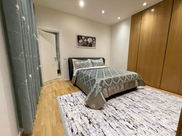 Tirane, jepet me qera apartament 2+1+Aneks+Ballkon Kati 4, 216 m² 1.200 € (Touch of the Sun)