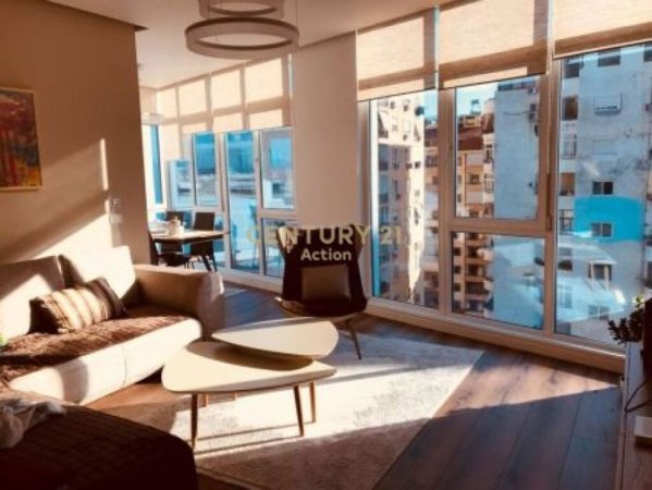 Tirane, jepet me qera apartament 2+1+Aneks+Ballkon Kati 8, 92 m² 900 € (KIKA 2)