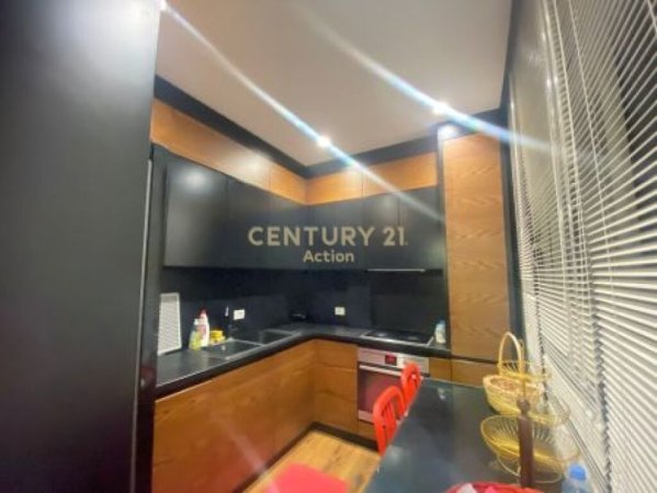 Tirane, jepet me qera apartament 2+1+Aneks+Ballkon Kati 8, 92 m² 900 € (KIKA 2)