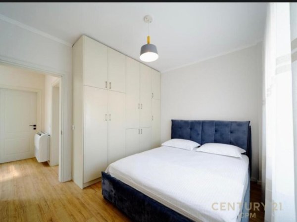 Tirane, jepet me qera apartament 2+1+Aneks+Ballkon Kati 9, 100 m² 1.000 € (Komuna e Parisit)