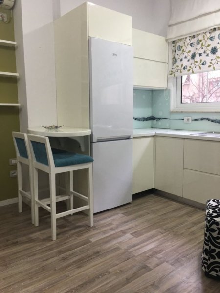 Tirane, jepet me qera apartament 1+1+Aneks+Ballkon, 40,000 Lekë, Kati 2, 62 m² (Rruga Petro Nini Luarasi)