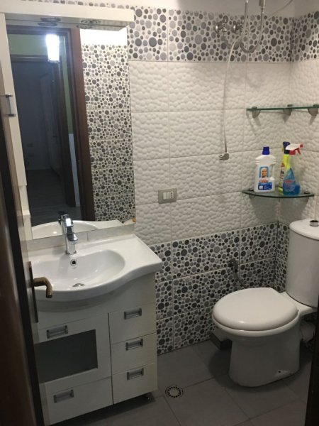 Tirane, jepet me qera apartament 1+1+Aneks+Ballkon, 40,000 Lekë, Kati 2, 62 m² (Rruga Petro Nini Luarasi)