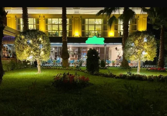 Tirane, jepet me qera bar-resorant Kati 0, 300 m² 3.500 € (Bulevardi Gjergj Fishta)