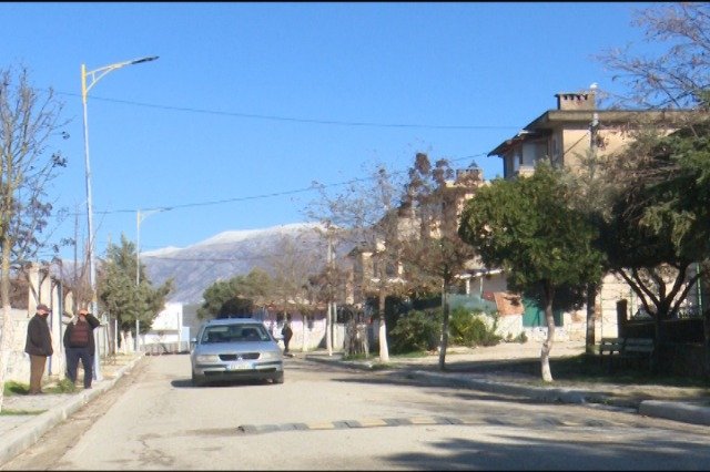 Tirane, shitet 3 Katshe , 422 m² 115.000 € (Univers City , prane Treshit)