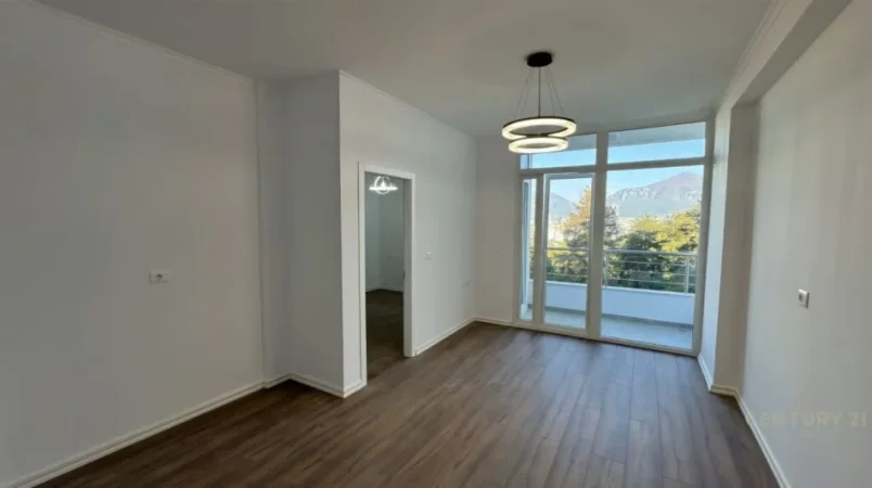 Tirane, shitet apartament 1+1 Kati 3, 65 m² 120.000 € (Kopshti Botanik)