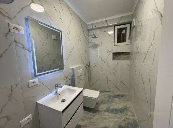 Tirane, shitet apartament 1+1 Kati 3, 65 m² 120.000 € (Kopshti Botanik)