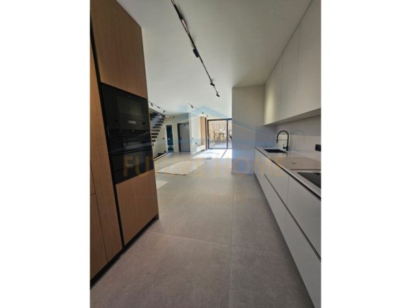 ALF46633 Tirane, shitet Vile 2 Katshe Kati 2, 595 m² 1 € (Mjull-Bathore)