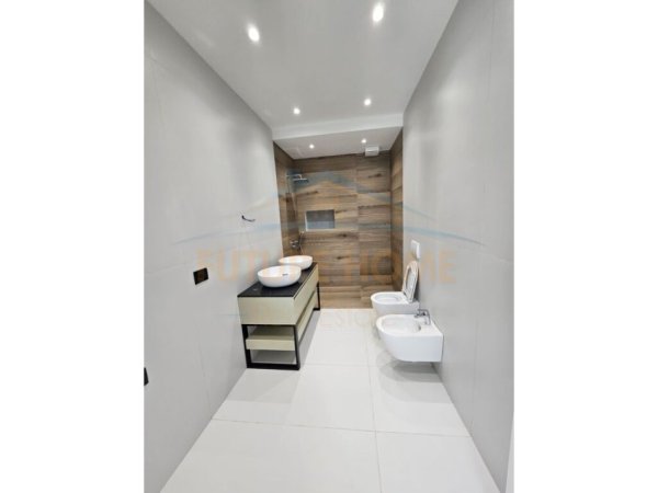 ALF46633 Tirane, shitet Vile 2 Katshe Kati 2, 595 m² 1 € (Mjull-Bathore)