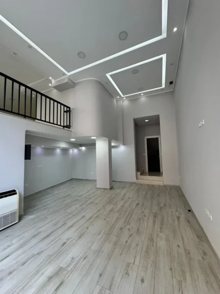 Tirane, jepet me qera ambjent biznesi , 131 m² (Rruga Bardhyl)