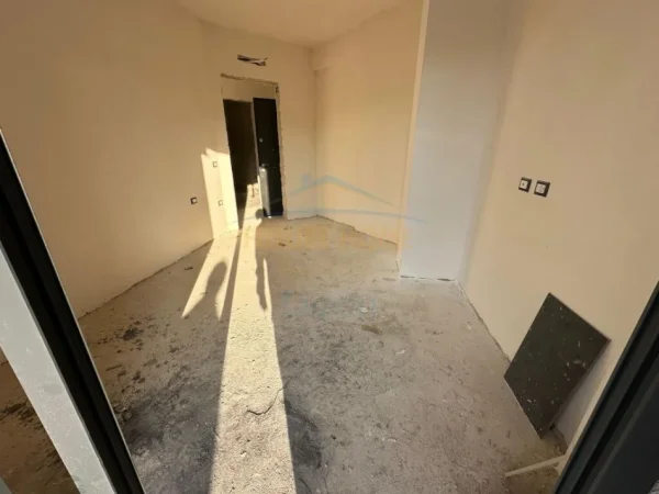 Tirane, shitet apartament 1+1+Ballkon Kati 1, 54 m² 140.000 € (Liqeni Thate)