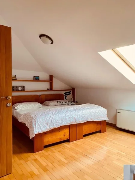 Tirane, jepet me qera apartament 4+1 Kati 3, 180 m² 1.200 € (SAUK)