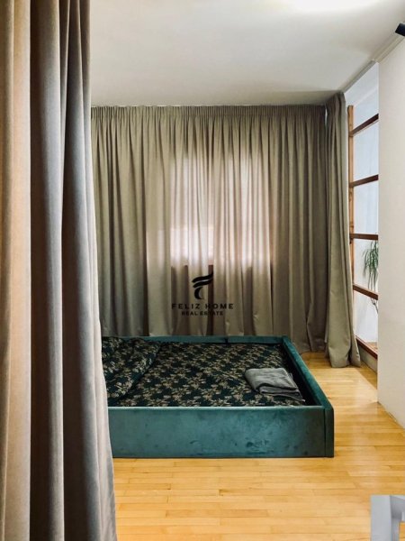 Tirane, jepet me qera apartament 4+1 Kati 3, 180 m² 1.200 € (SAUK)