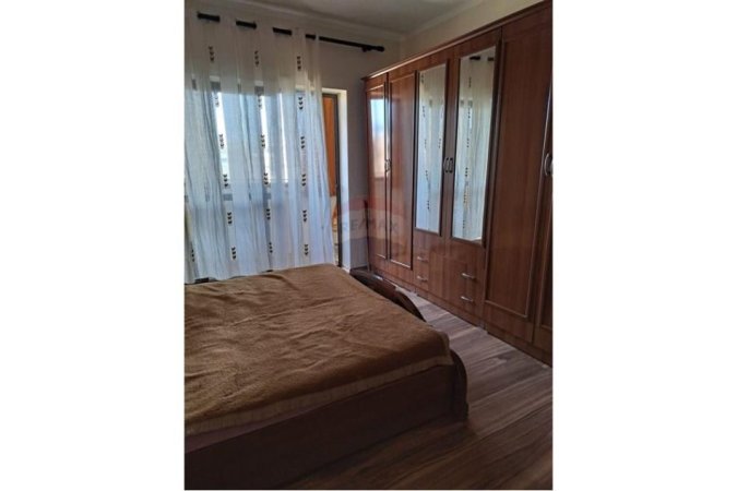 Tirane, jepet me qera apartament 2+1 Kati 5, 75 m² 450 € (Pazari i Ri - Hoxha Tahsim)