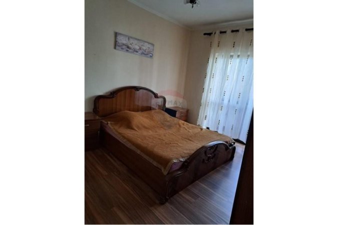 Tirane, jepet me qera apartament 2+1 Kati 5, 75 m² 450 € (Pazari i Ri - Hoxha Tahsim)