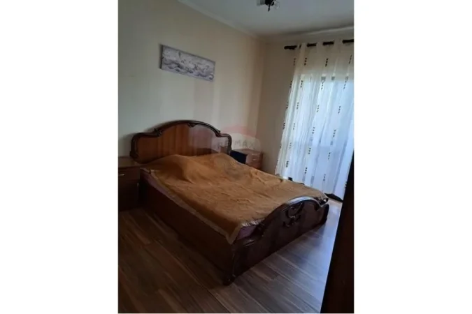 Tirane, jepet me qera apartament 2+1 Kati 5, 75 m² 450 € (Pazari i Ri - Hoxha Tahsim)
