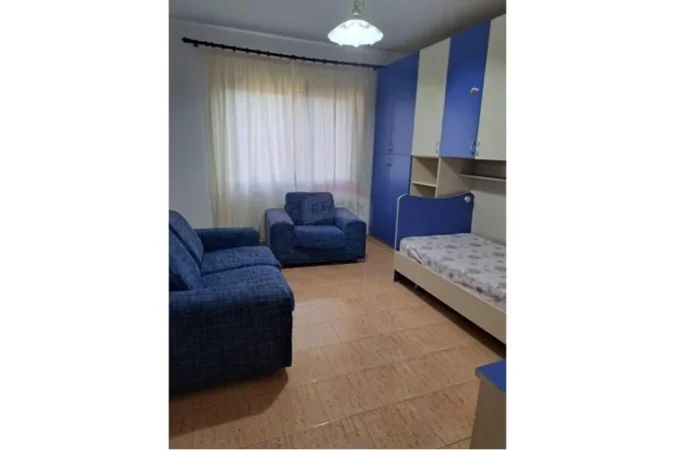 Tirane, jepet me qera apartament 2+1 Kati 5, 75 m² 450 € (Pazari i Ri - Hoxha Tahsim)