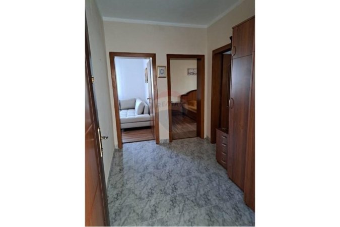 Tirane, jepet me qera apartament 2+1 Kati 5, 75 m² 450 € (Pazari i Ri - Hoxha Tahsim)