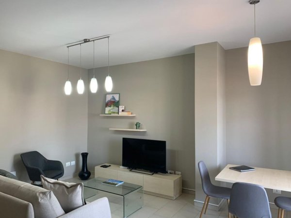 Tirane, jepet me qera apartament 1+1 Kati 5, 80 m² 800 € (Myslym Shyri)