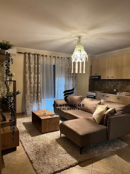 Tirane, jepet me qera apartament 2+1 Kati 5, 75 m² 650 € (LIQENI I THATE)