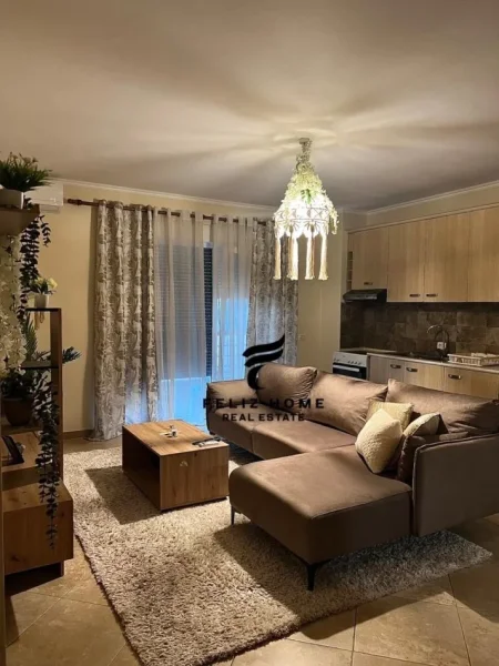 Tirane, jepet me qera apartament 2+1 Kati 5, 75 m² 650 € (LIQENI I THATE)