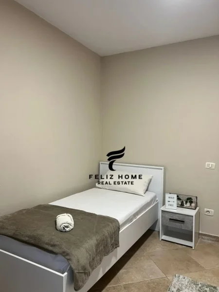 Tirane, jepet me qera apartament 2+1 Kati 5, 75 m² 650 € (LIQENI I THATE)