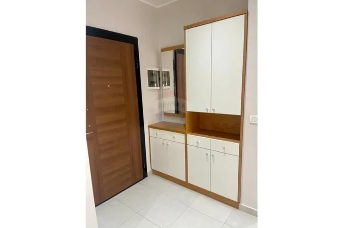 Tirane, jepet me qera apartament 2+1 Kati 7, 90 m² 650 € (Ish Tregu Elektrik)